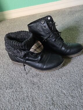 Refresh Black Lace-Up Fold-Over Ankle Boots with Knit Cuff